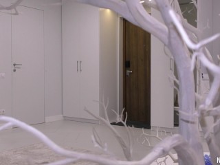 The delivery courier was fucked by a hairy teen cunt ! Hairy Armpits