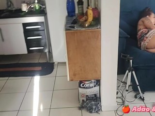 Tia e sobrinho ! Minha tia gostosa deitada de vestido curto.