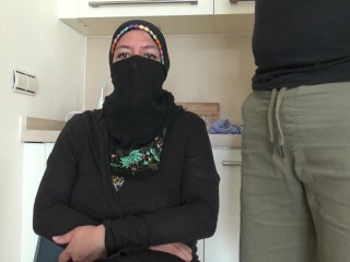 Une réfugiée syrienne réalise son premier porno en France