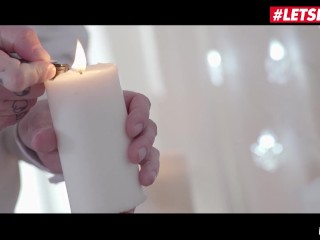 XXXSHADES - Married Couple Enjoys Christmas Threesome As A Gift - LETSDOEIT